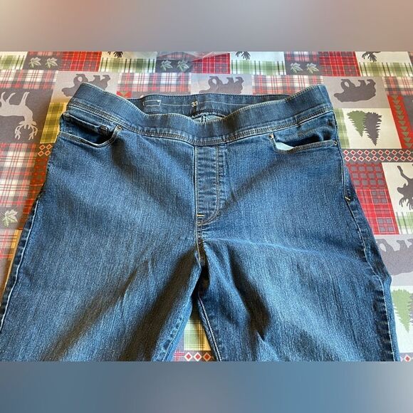 Levi’s Stretchy Jeans, size 33Wx27L. (J67) - Picture 5 of 9